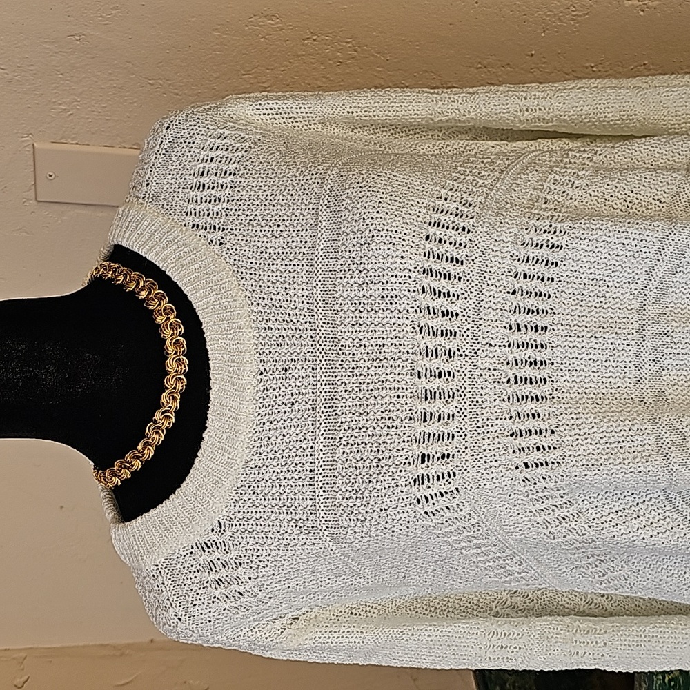 Torrid white open weave crew neck sweater size 4